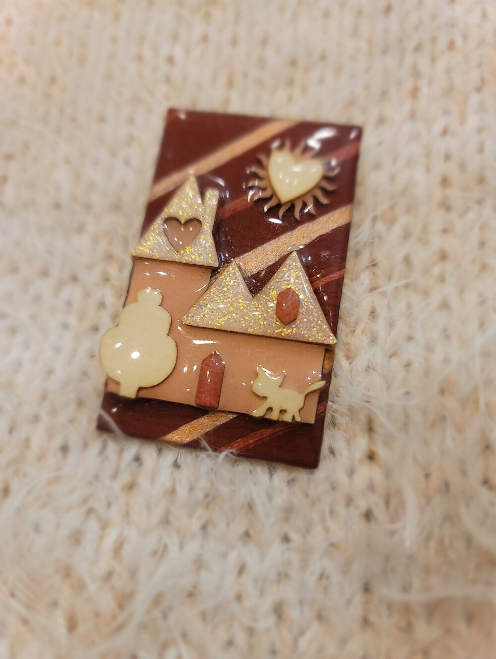 Vintage Lucinda Whimsical Village House Brooch Pin Acrylic Art Wear - Picture 5 of 8